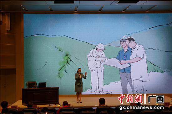 中国科技馆“百馆千场万人”科学家精神宣讲活动现场。杨杨 摄 中国科技馆“百馆千场万人”科学家精神宣讲活动现场。杨杨 摄