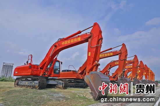 图为重型装备展示。中国安能集团供图
