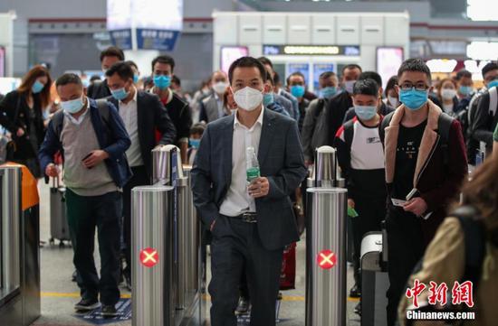 贵阳北站。中新社记者 瞿宏伦 摄