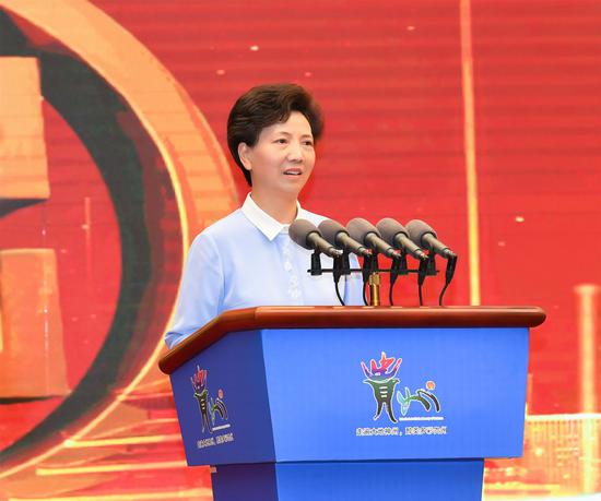 省委副书记、省长谌贻琴致辞。张丽 摄 省委副书记、省长谌贻琴致辞。张丽 摄