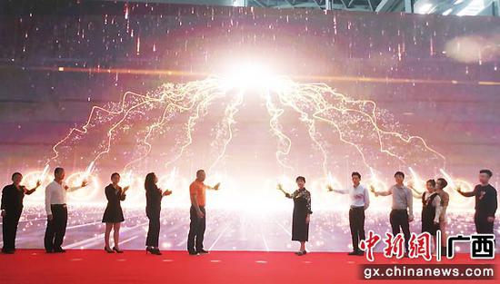 图为艺术节启动仪式。黄秋艳 摄