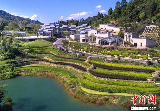 图为绿博园贵州展园 李宁 摄 图为绿博园贵州展园 李宁 摄
