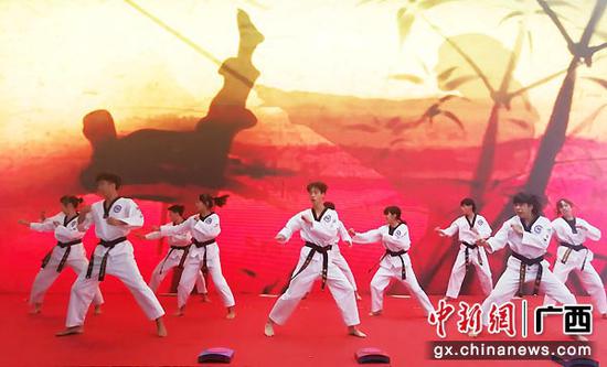 图为活动现场。黄秋艳 摄