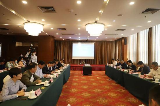 图为会议现场