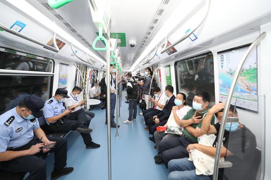 深圳首条双线贯通运营地铁线路开通
