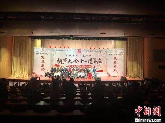 图为春黔社演员合影。 张伟 摄 图为春黔社演员合影。 张伟 摄