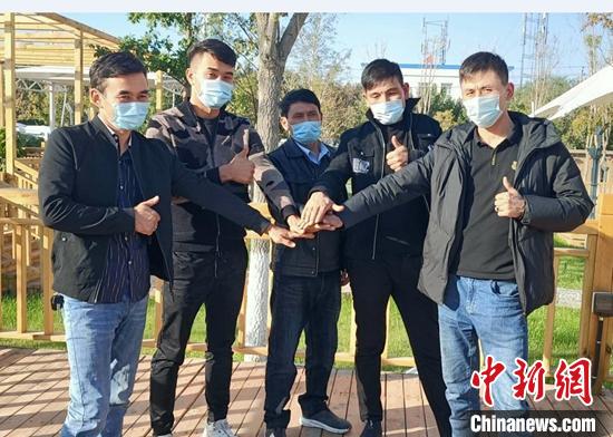 新疆90后青年务工不忘乡亲 带领同乡脱贫共致富