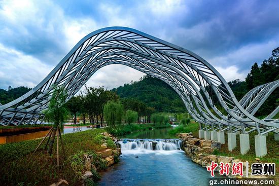 黔南绿博园内景色。赵匀川 摄