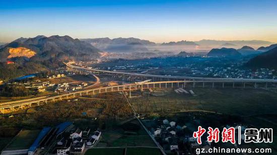 摄影 丁明东