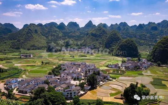 资料图:贵州兴义万峰林景色。苏阳 摄