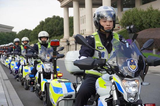 宁波大榭开发区骑行警务队。 宁波大榭开发区 供图