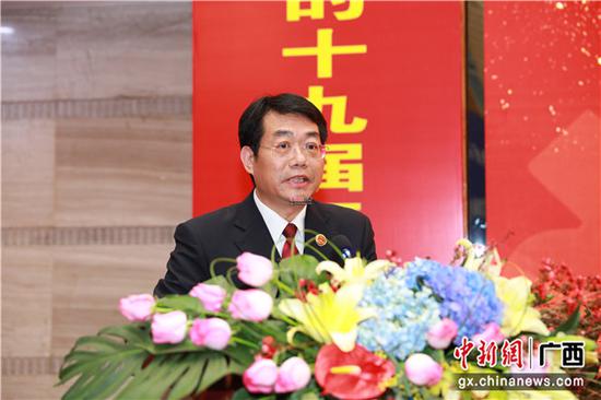 图为最高人民检察院政治部办公室主任李辉。