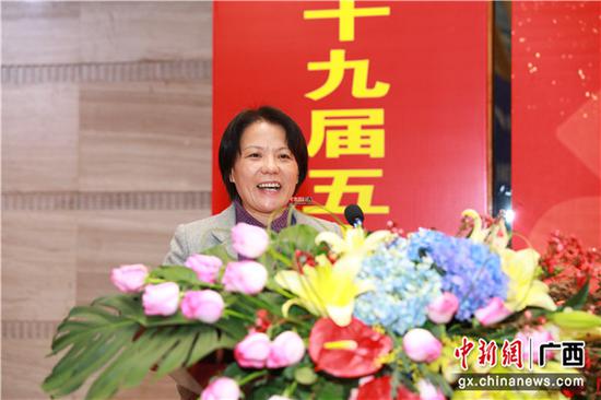 图为广西壮族自治区党委区直机关副书记倪萍。