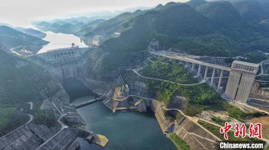資料圖:航拍構皮灘水電站 張偉 攝
