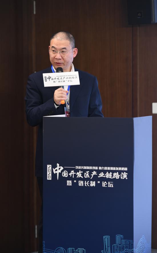 浙江省商务厅党组成员、总经济师朱军作主旨演讲。王刚 摄