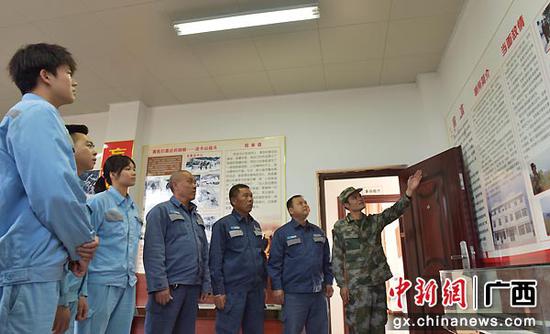 回首革命历程,展望辉煌未来。胡仁艳 摄 回首革命历程,展望辉煌未来。胡仁艳 摄