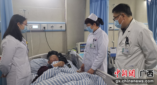南溪山医院热心门诊护士连“救”三人