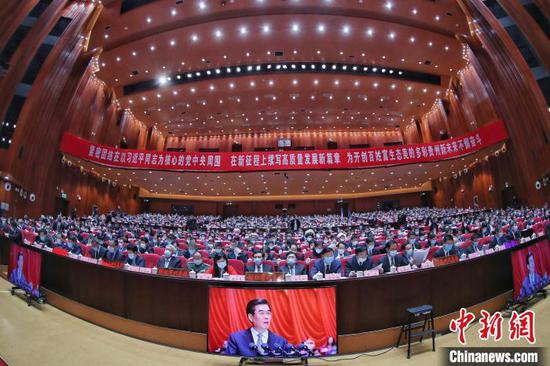 1月25日，贵州省十三届人大四次会议在贵阳开幕。　瞿宏伦 摄