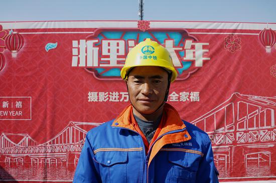 留“浙”过年的工人。顾勇 摄