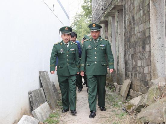 武警台州支队走进结对帮扶的天台县街头镇新联庄村 章朝晖 供图
