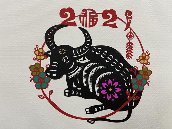 黄海仙的剪纸作品。徐晗昕（通讯员） 摄