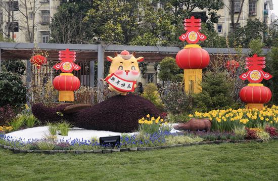 杭州园林工人精心制作的春节环境小品 毛志良供图