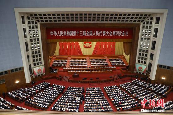 3月5日，第十三届全国人民代表大会第四次会议在北京人民大会堂开幕。 中新社记者 杜洋 摄
