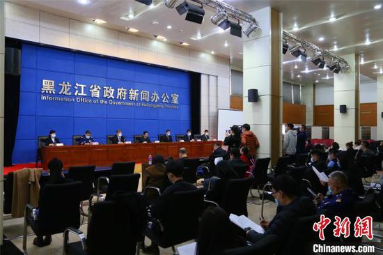 3月24日，黑龙江省人民政府新闻办公室举行2021年清明节祭扫及有关服务保障工作新闻发布会。　姜辉　摄