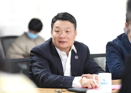 浙江省侨商会副会长、浙江泰普森（控股）集团有限公司杨宝庆在发言中。 张茵供图