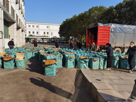 某专车运假案件涉案卷烟。赵阳 供图