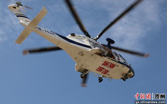 图为直升机投入演练。贵州省消防救援总队供图。