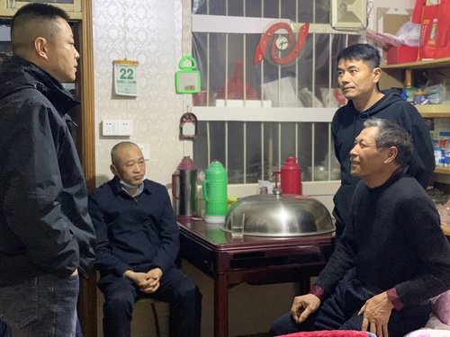 “周一夜访”现场。 冯新 摄
