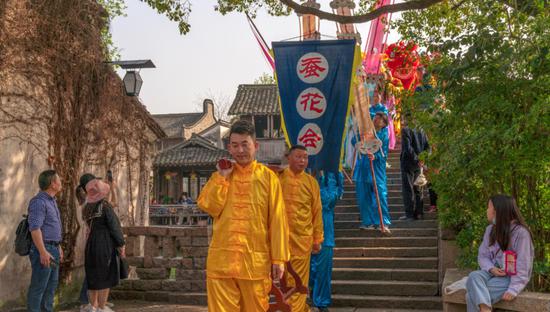 第二十一届中国·乌镇香市举行。乌镇景区供图