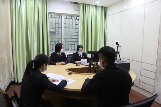 　　认罪认罚案件控辩协商及签署具结书过程要全程同步录音录像，做到一案一光盘刻录，附卷备查。林非凡提供
