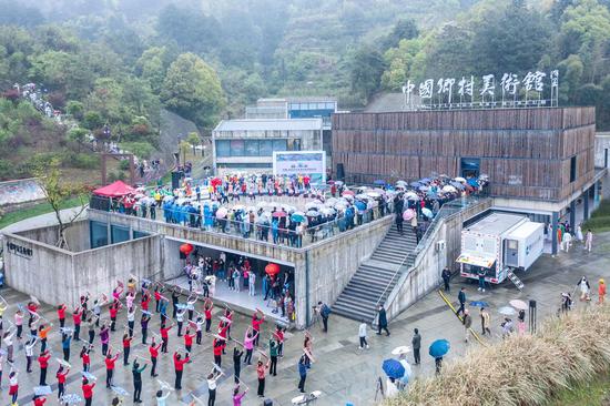 “画·未来”中国·余东乡村未来社区开放仪式现场。许军 摄