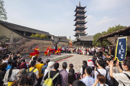 第二十一届中国·乌镇香市举行。乌镇景区供图