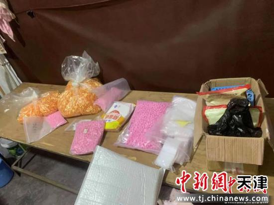 警方捣毁生产窝点3处、销售窝点24处。上海浦东警方供图　上海浦东警方供图　摄