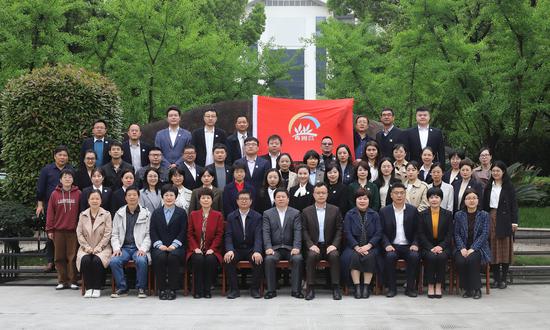 “青圃营”开营仪式现场。周金华 摄