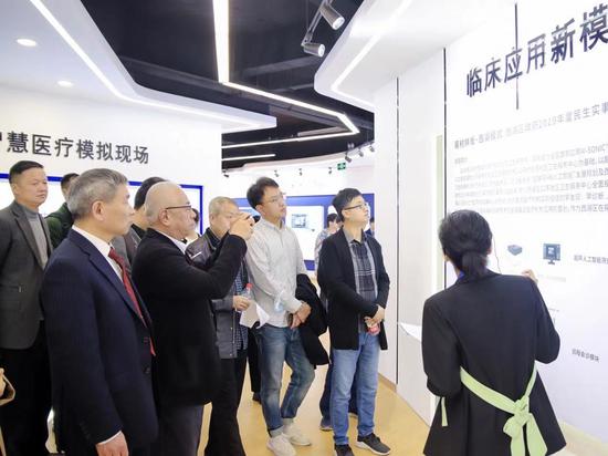 “走进 AI企业和科研院校”活动现场 孟冲供图