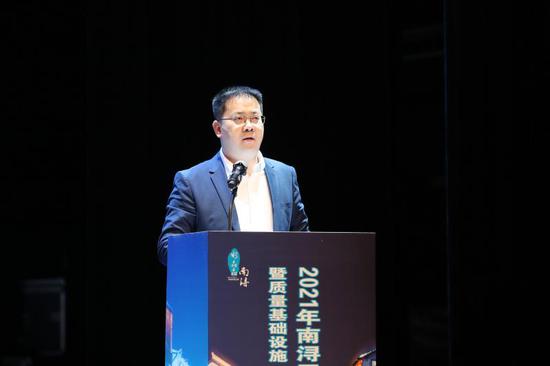 南浔区委副书记、区长温建飞。费腾辉 摄