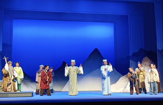 多位演员在越剧神话戏《刘阮归来》中呈现  吴一赞 摄