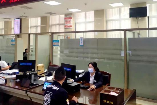 台州市路桥区行政服务中心办事窗口 王恩兴供图