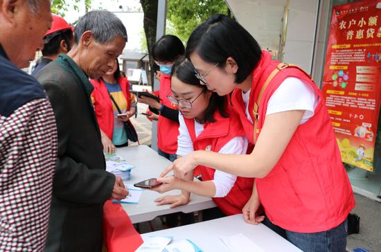 莲都区医保民生政策基层宣讲活动现场  何朝琳 摄