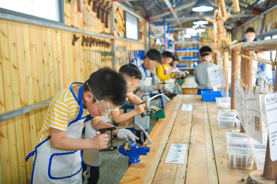 余姚市凤山街道中心幼儿园。张英 摄