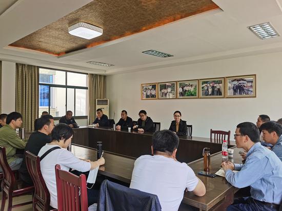 平阳县山门镇组织领导干部赴浙江省各地开展乡村振兴战略专题考察。卢婷婷 摄