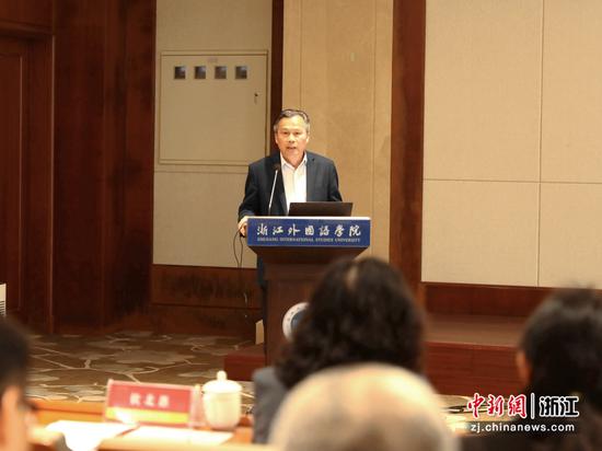 浙江外国语学院党委副书记赵文波发言。  赵振宇 摄