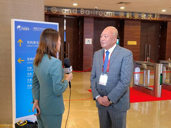 天狮集团董事长李金元董事长接受央视记者采访