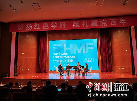 以往演出现场。黄伊佳 摄