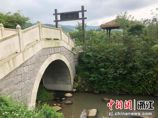 马岙村一景。  林波 摄