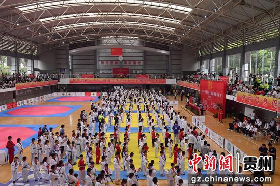 5月2日，贵阳市贵州理工学院蔡家关校区体育馆，2021年贵州省大众跆拳道锦标赛（高手会站）开幕式现场。